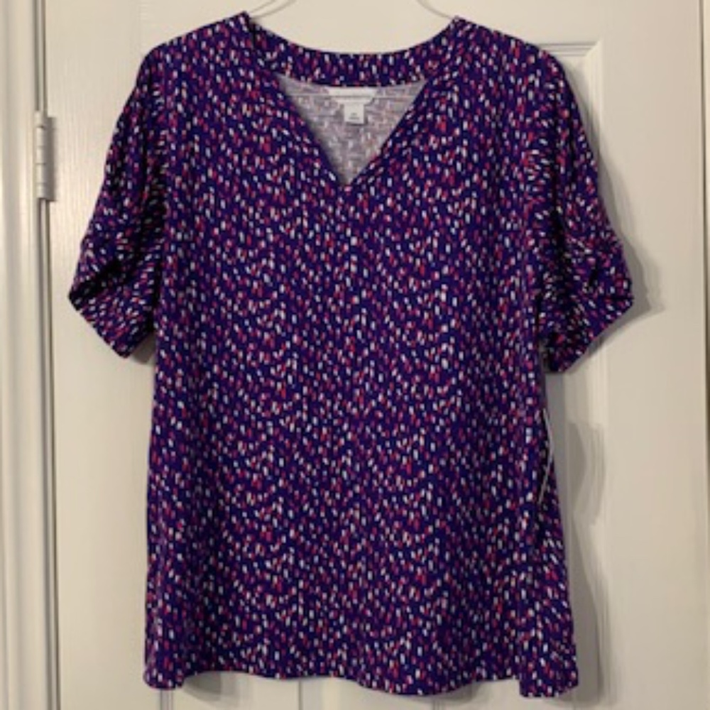 NWT Liz Claiborne flowing T